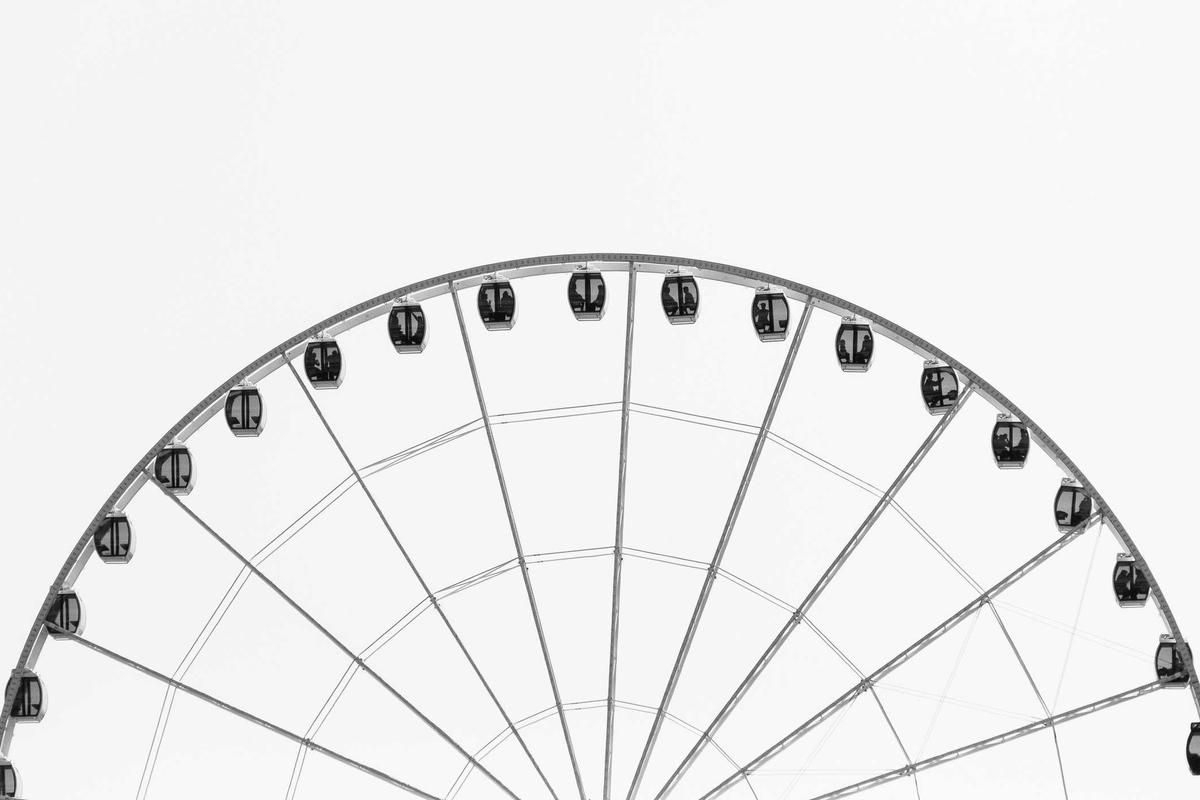 Écran de téléviseur connecté affichant le catalogue de la plateforme